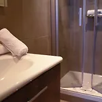 莱班别墅酒店 3*