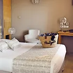 Les Bains Hotel