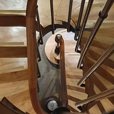 Les Bains 3* 울가트