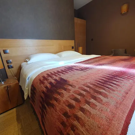 Les Bains Hotel