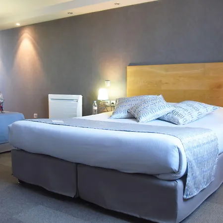 Les Bains Отель 3*