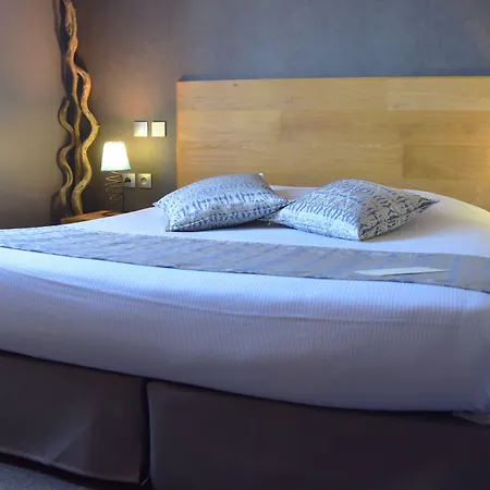 Les Bains Отель Ульгат