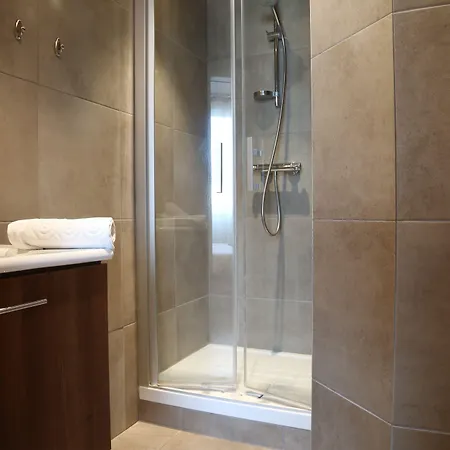 Les Bains Отель