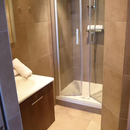 Les Bains Hotel