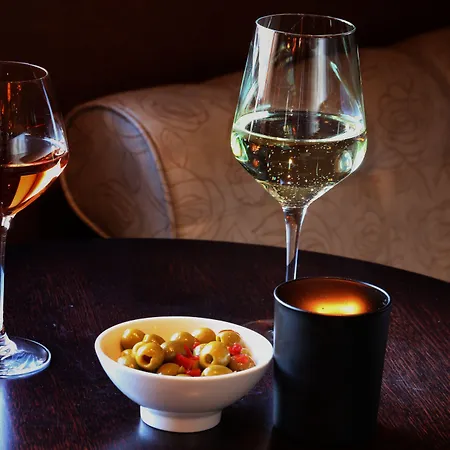 Les Bains Отель 3*