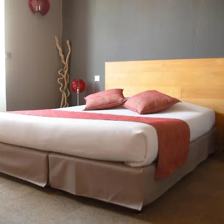 Les Bains Hotel