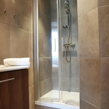 Les Bains Отель 3*